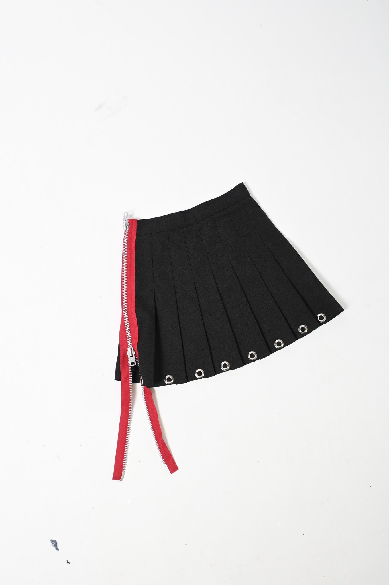 Pleated black skirt XS