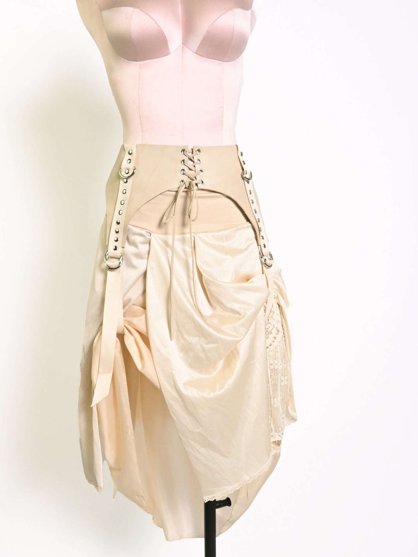 RACHEL'S Cream slip skirt (M/L) (find this at Friends Museum)