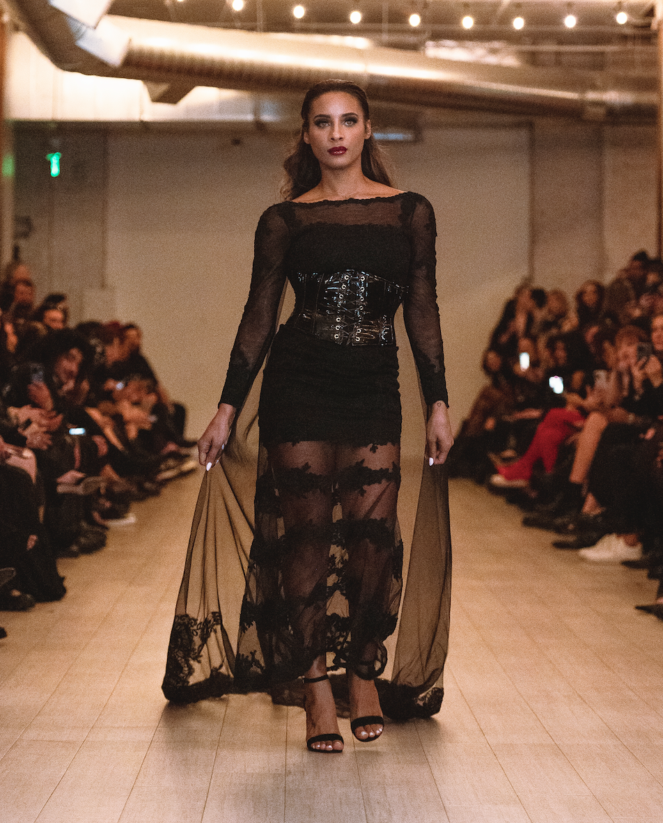 Lace backless dress