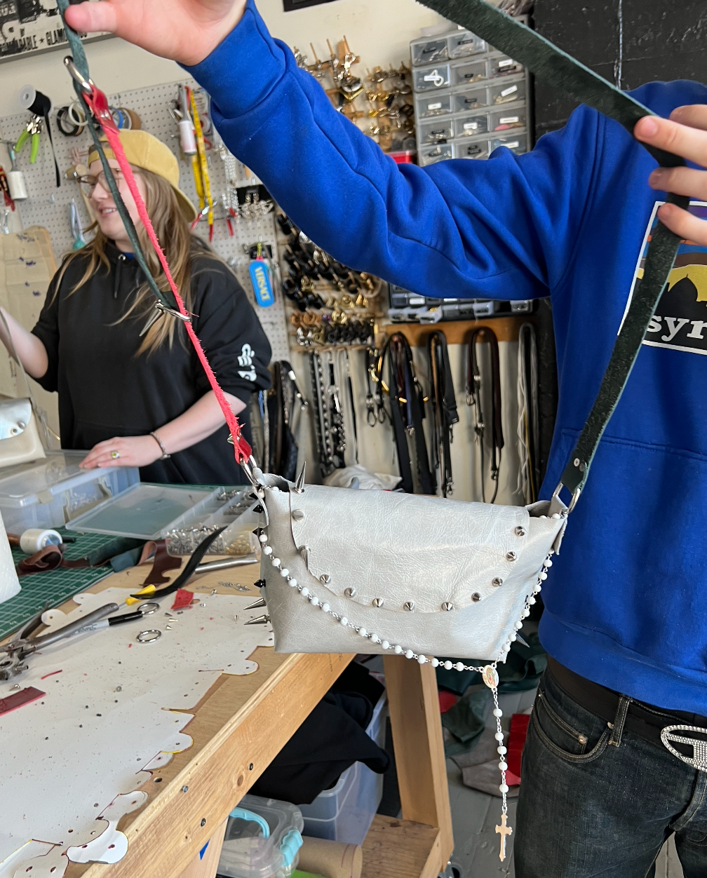 Leather Class BAG MAKING (August 23rd 11-1pm)