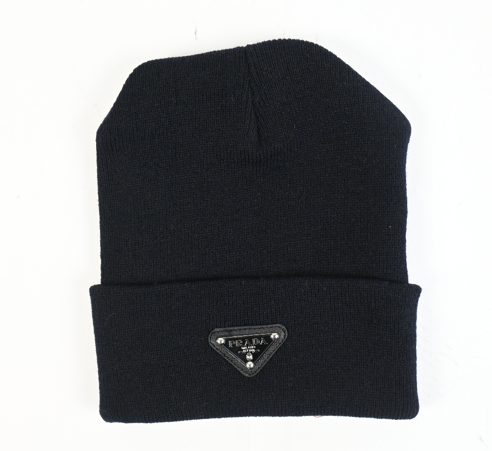 Black classic style beanie (14 emblem colors avaiable)