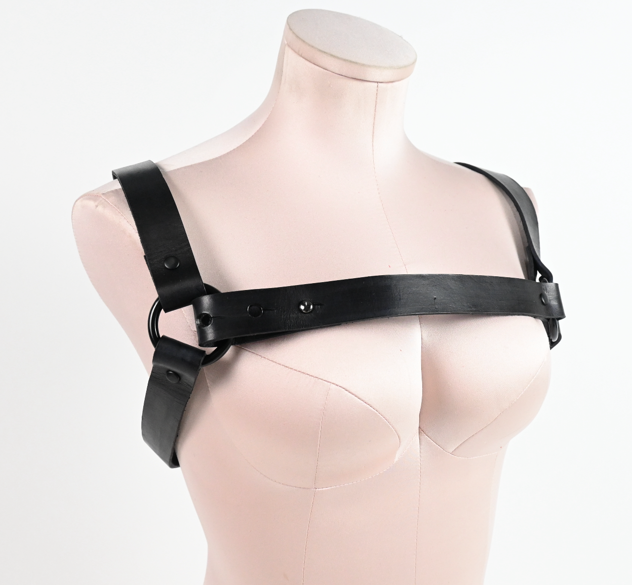 ME TO YOU Black on Black Harness