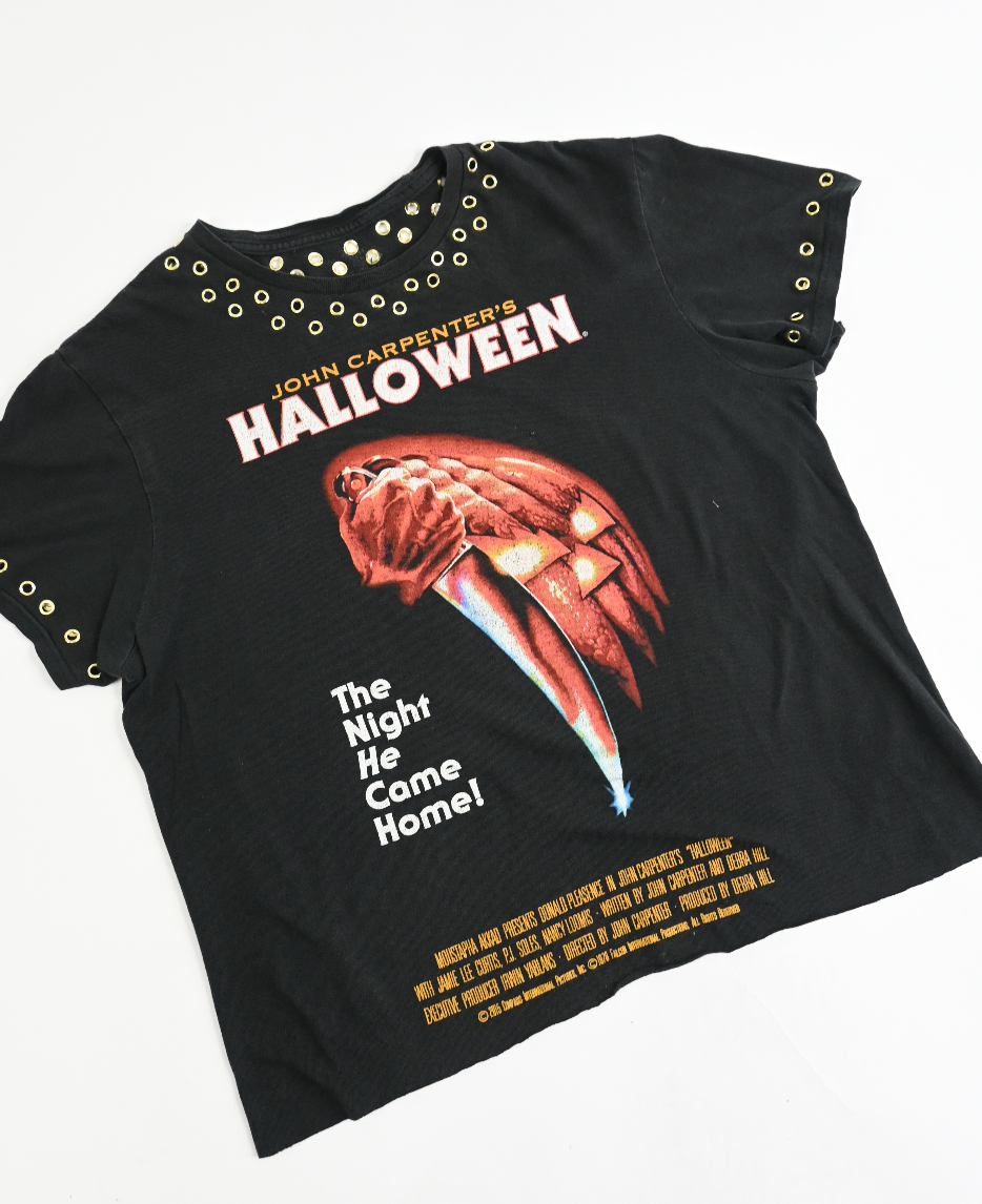 HALLOWEEN gold GROMMET TEE (large)