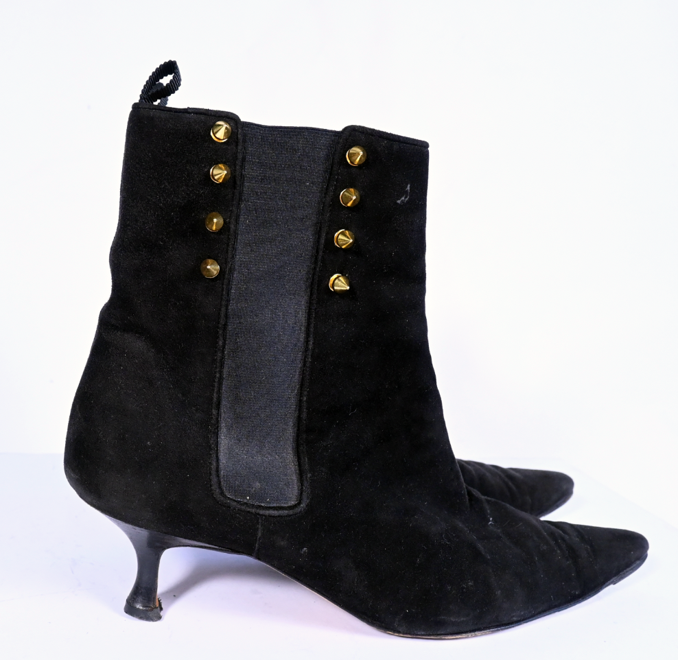 Suede Manolo boots (7-7.5)